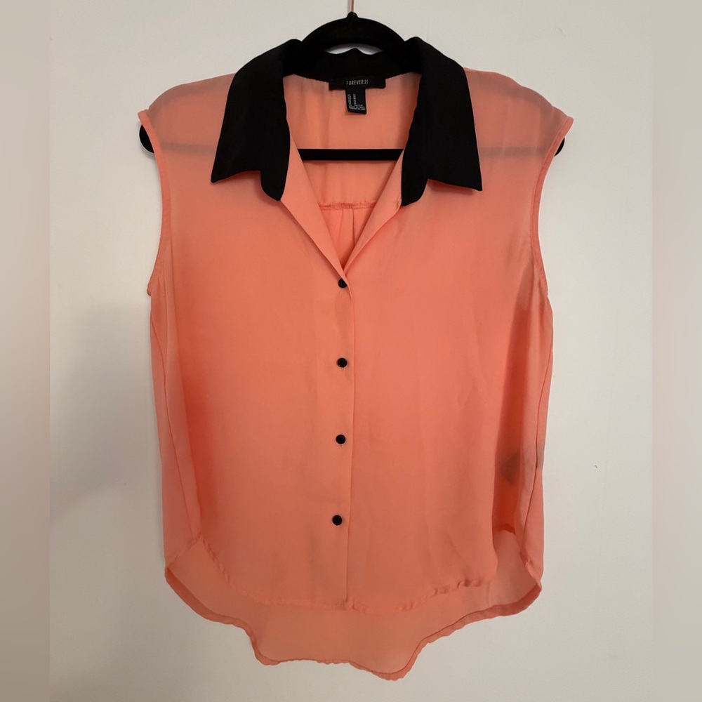 Forever 21 Womens Coral Pink Sleeveless Button Down Blouse Black Collar Medium